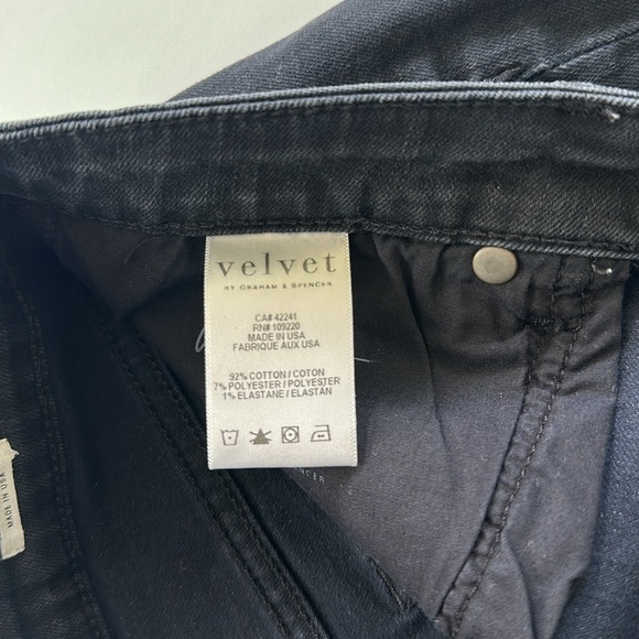 VELVET By Graham & Spencer Cindy Frayed Hem Boyfriend Shorts Coal - Picture 7 of 9